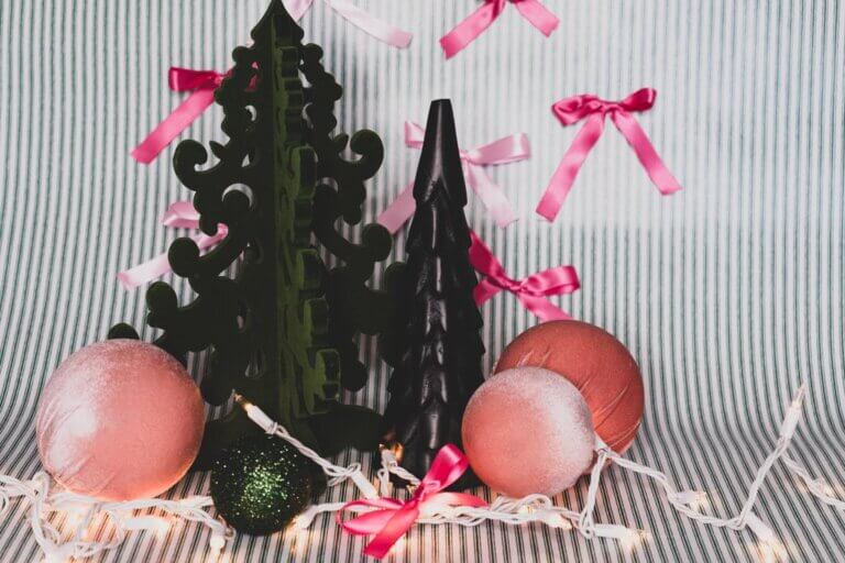 Affordable & Practical Holiday Gifts for Travelers